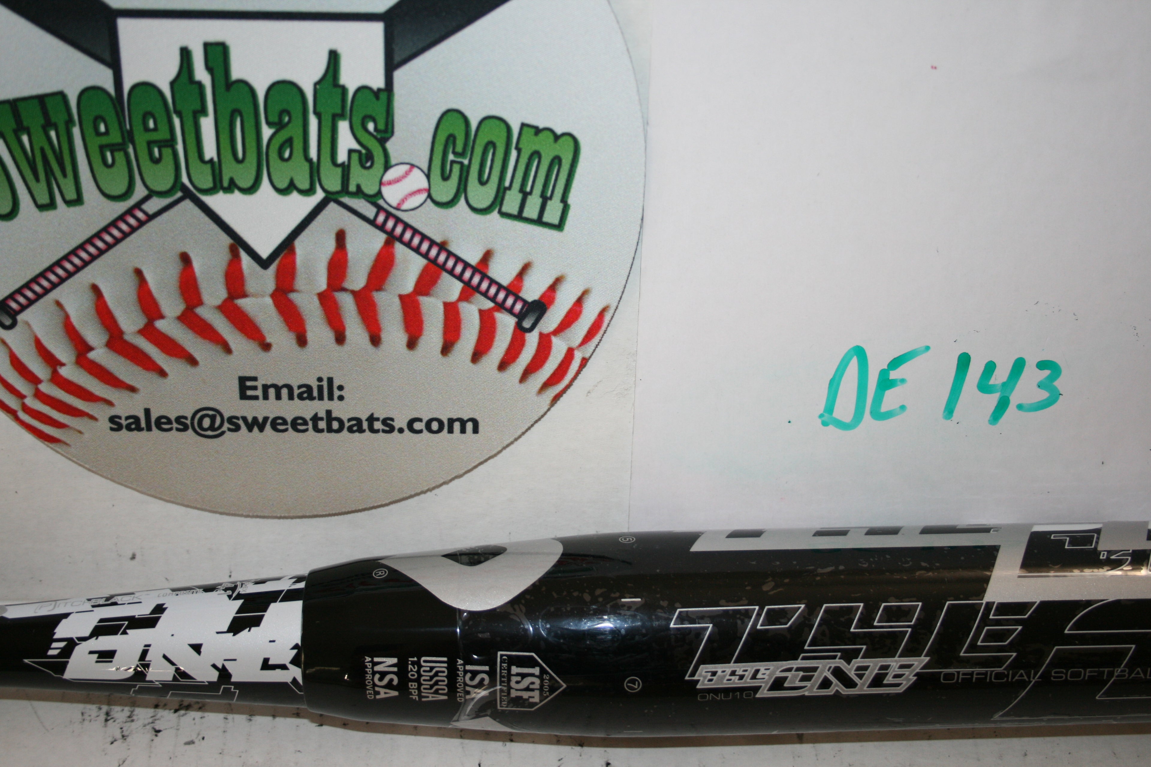 Demarini The One 2010 4.ONE Softball Bat NIW in wrapper USSSA 220 WTDXONU Stock #: DE137  Bat Marked "DVPD" on barrel near taper