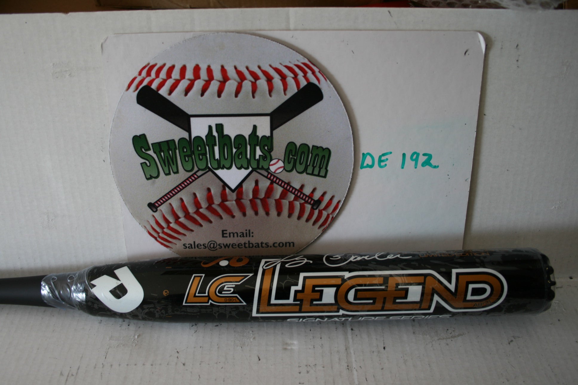 RARE New Demarini Legend Larry Carter 5 LC WTDXLCA 2834-8 NIW Softball Bat Limited Edition 34 28