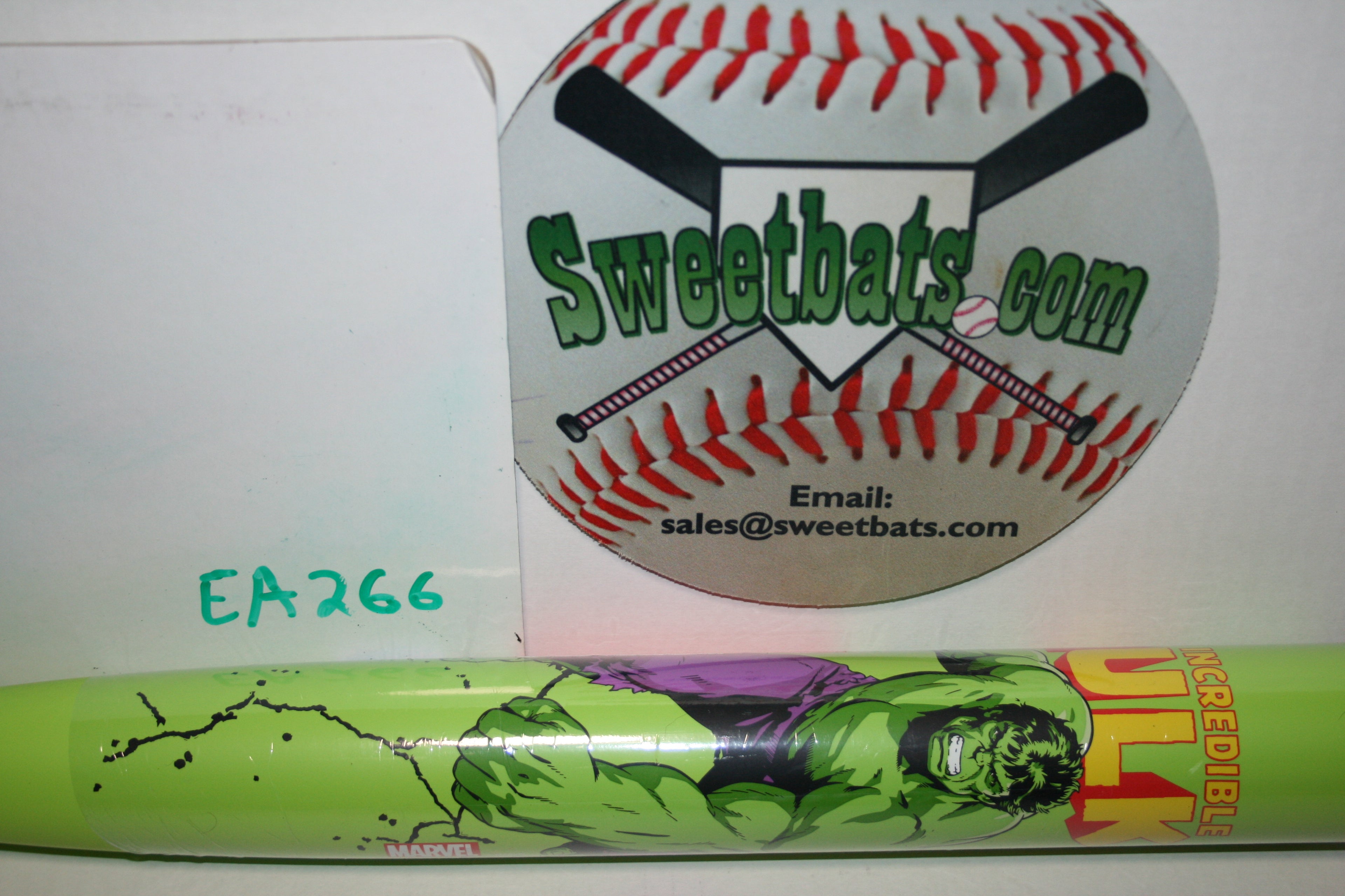 Only 1,000 made! Easton Marvel Incredible HULK Mule Load Slow Softball Bat