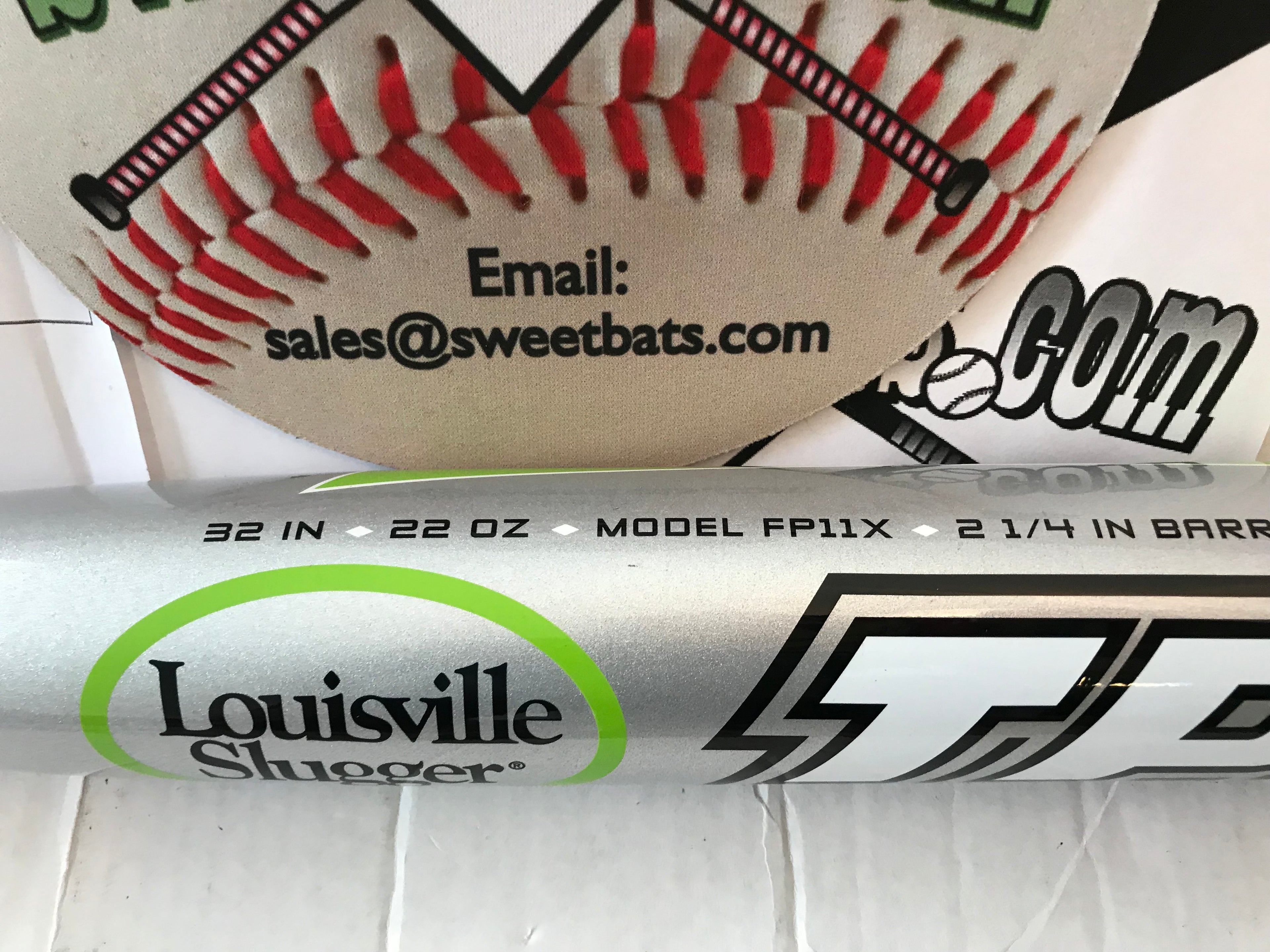 NEW 2011 Louisville Slugger XENO PLUS Fastpitch Softball Bat 32 22 -10 FP11X No Wrapper NOW